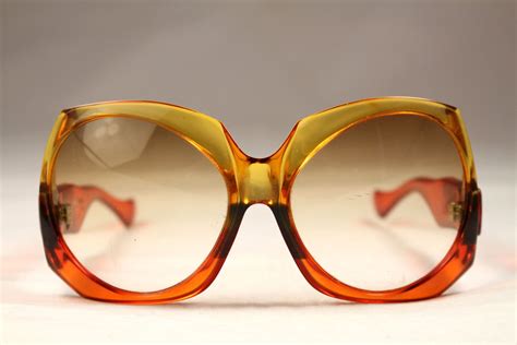 women's 70s glasses